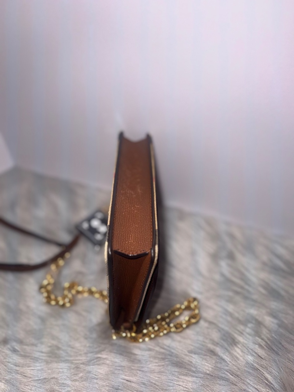 Burberry Hampshire Wallet on Chain w/COA - Picture 10 of 13